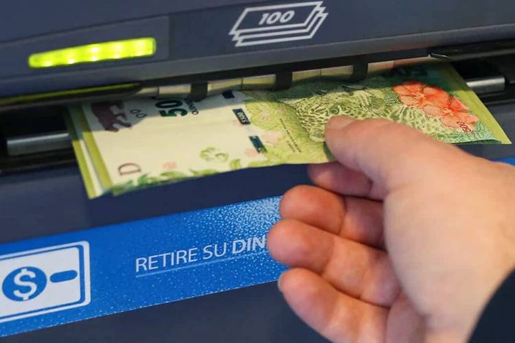 LA PEOR CAÍDA DE INGRESOS EN 20 AÑOS NO SE DETIENE