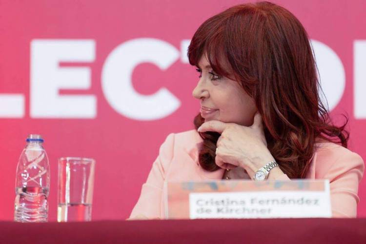 CRISTINA KIRCHNER: "EN VENEZUELA NO HAY ÁNGELES NI DEMONIOS"
