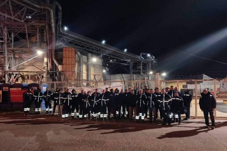 SE JUNTAN LOS CAMIONES