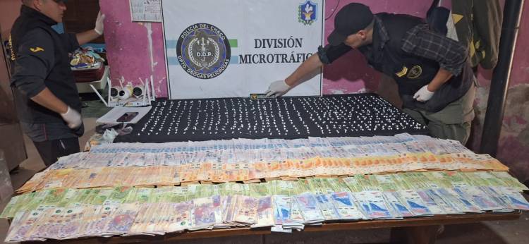 ALLANAMIENTOS SIMULTÁNEOS EN EL BARRIO 13 DE DICIEMBRE: SECUESTRARON COCAÍNA Y MÁS DE $4 MILLONES EN EFECTIVO