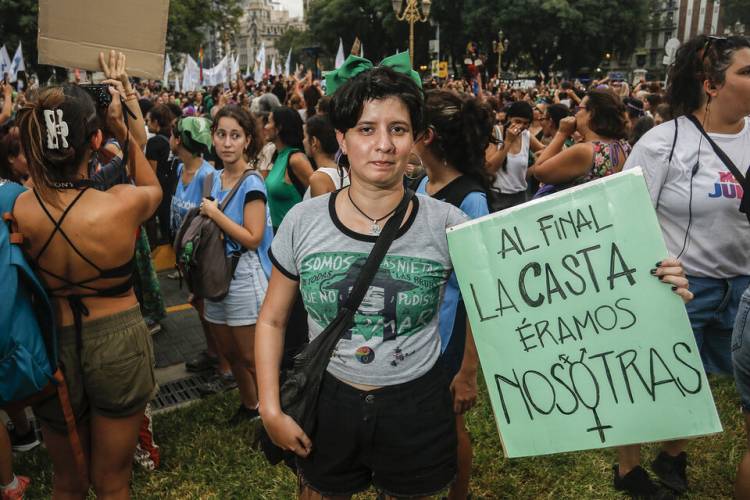 EL GOBIERNO RECORTÓ Y PUSO TRABAS A LA AYUDA PARA VÍCTIMAS DE VIOLENCIA DE GÉNERO