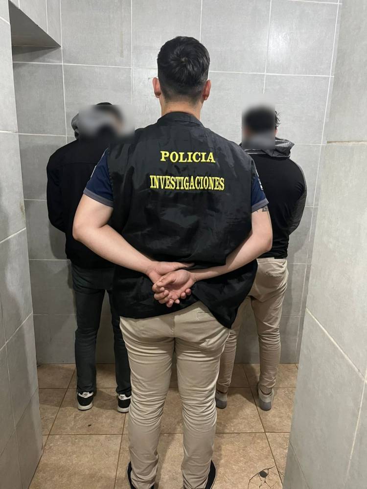 TENÍAN PEDIDO DE CAPTURA Y INTENTARON DARSE A LA FUGA: LOS AGENTES LOS DETUVIERON