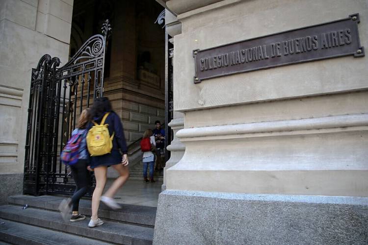 CENTROS DE ESTUDIANTES, RECTORES Y SINDICATOS CONVOCARON A MARCHAR EN DEFENSA DE LAS UNIVERSIDADES