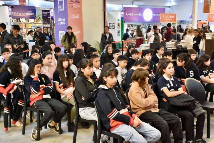 EN LA FERIA DEL LIBRO, SECHEEP LANZÓ LA CAMPAÑA “CULTURA ENERGÉTICA” Y PRESENTÓ SU PROYECTO EDUCATIVO