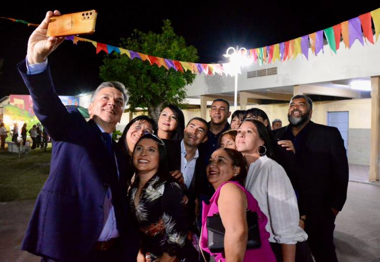 GRAL. PINEDO: EL GOBERNADOR ZDERO ACOMPAÑÓ EL 70° ANIVERSARIO DE LA EES N°8 “JOSÉ MANUEL ESTRADA”