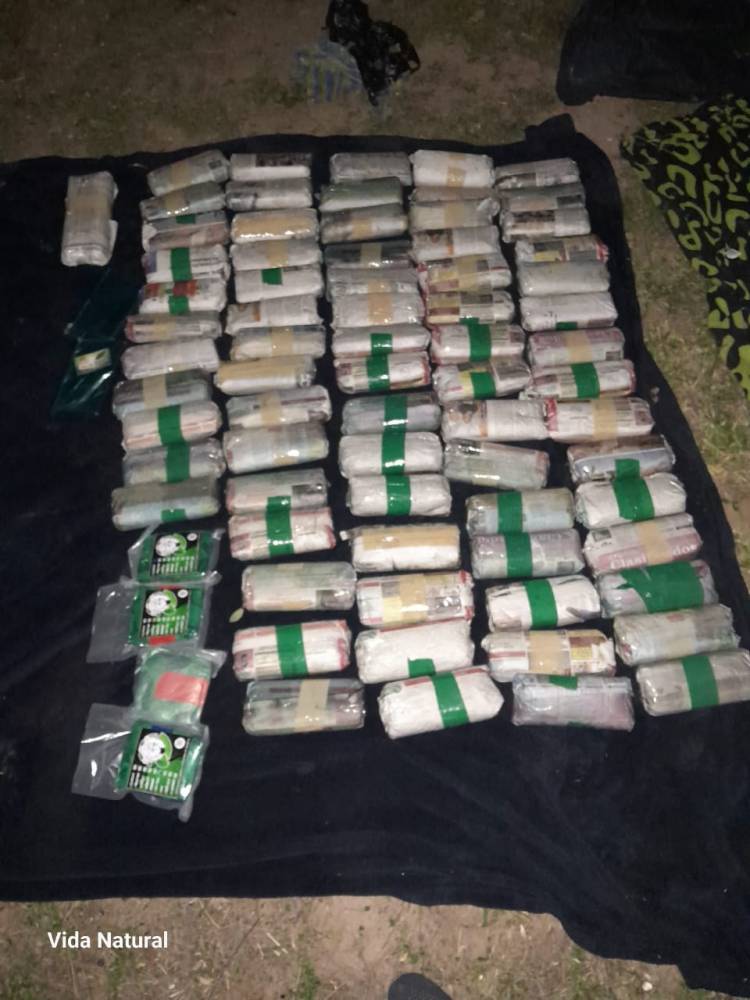 SECUESTRAN MERCADERÍA DE CONTRABANDO Y DETIENEN A DOS COMERCIANTES EN PAMPA CABRERA