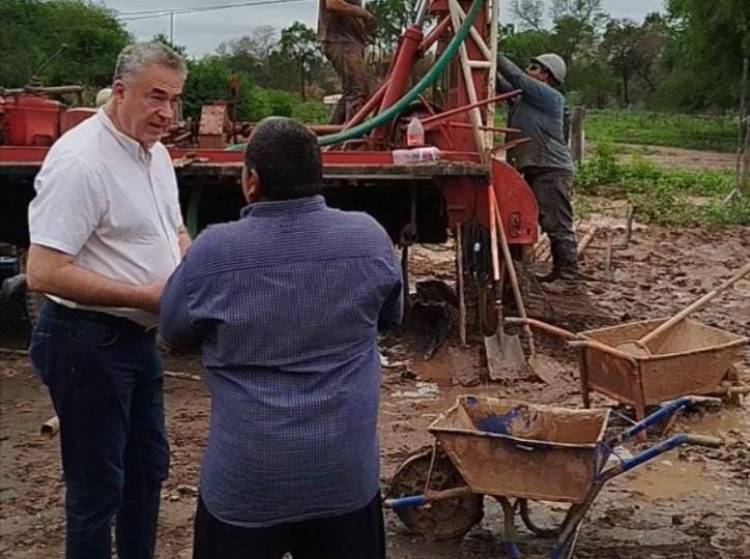 PARAJE 4 DE FEBRERO, MIRAFLORES: EL GOBIERNO PROVINCIAL PROVEERÁ AGUA DE PERFORACIÓN A PRODUCTORES DE LA ZONA