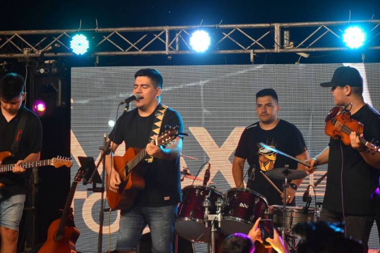 EL GOBIERNO PROVINCIAL ACOMPAÑÓ ESTE FIN DE SEMANA FIESTAS TRADICIONALES DE SÁENZ PEÑA, TRES ISLETAS Y VILLA RÍO BERMEJITO