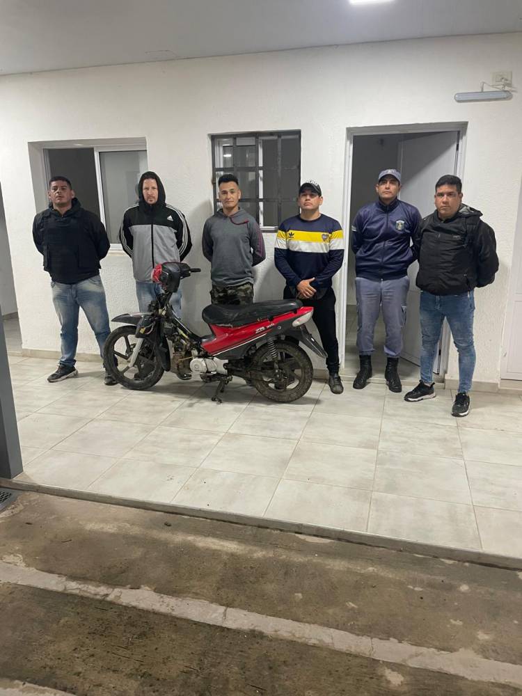 FUE A PESCAR Y LE SUSTRAJERON LA MOTOCICLETA, MINUTOS DESPUÉS LA POLICÍA LA RECUPERÓ