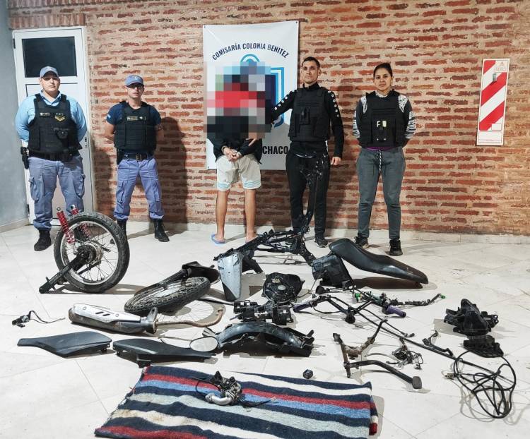 ESCLARECEN UN ROBO DE UNA MOTOCICLETA Y APREHENDEN A UN CIUDADANO