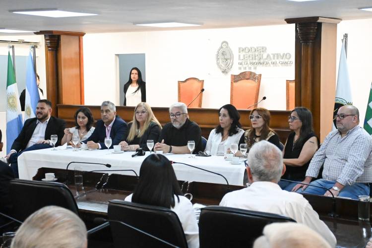 EL PODER LEGISLATIVO ENTREGÓ EL PREMIO AMANDA MAYOR DE PIÉROLA Y CONMEMORÓ EL 40º ANIVERSARIO DE LA COMISIÓN DE DD HH