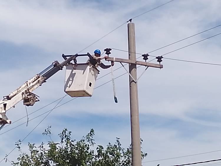OBRA FINALIZADA: EL GOBIERNO PROVINCIAL REEMPLAZÓ CONDUCTORES ELÉCTRICOS QUE ALIMENTAN A SAN BERNARDO Y ZONAS ALEDAÑAS