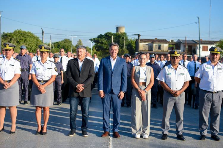220 SUBADJUTORES  Y NUEVOS AGENTES PENITENCIARIOS: “VAMOS A CUIDAR A LOS CHAQUEÑOS DE BIEN”, ASEGURÓ EL GOBERNADOR ZDERO