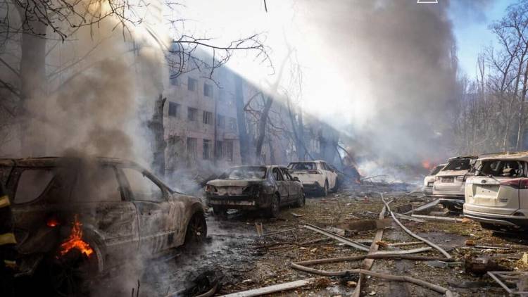 NUEVO ATAQUE AÉREO RUSO A UCRANIA DEJÓ 25 MUERTOS